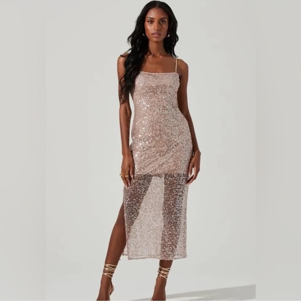 Elegant Sequin Dress in Shimmering Champagne